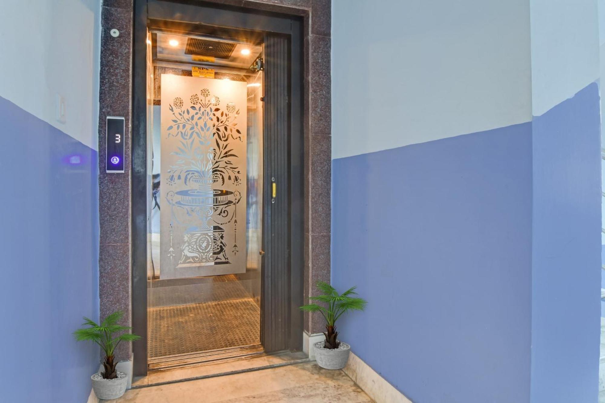 Hotel O Royal Residency Kalkutta Exterior foto